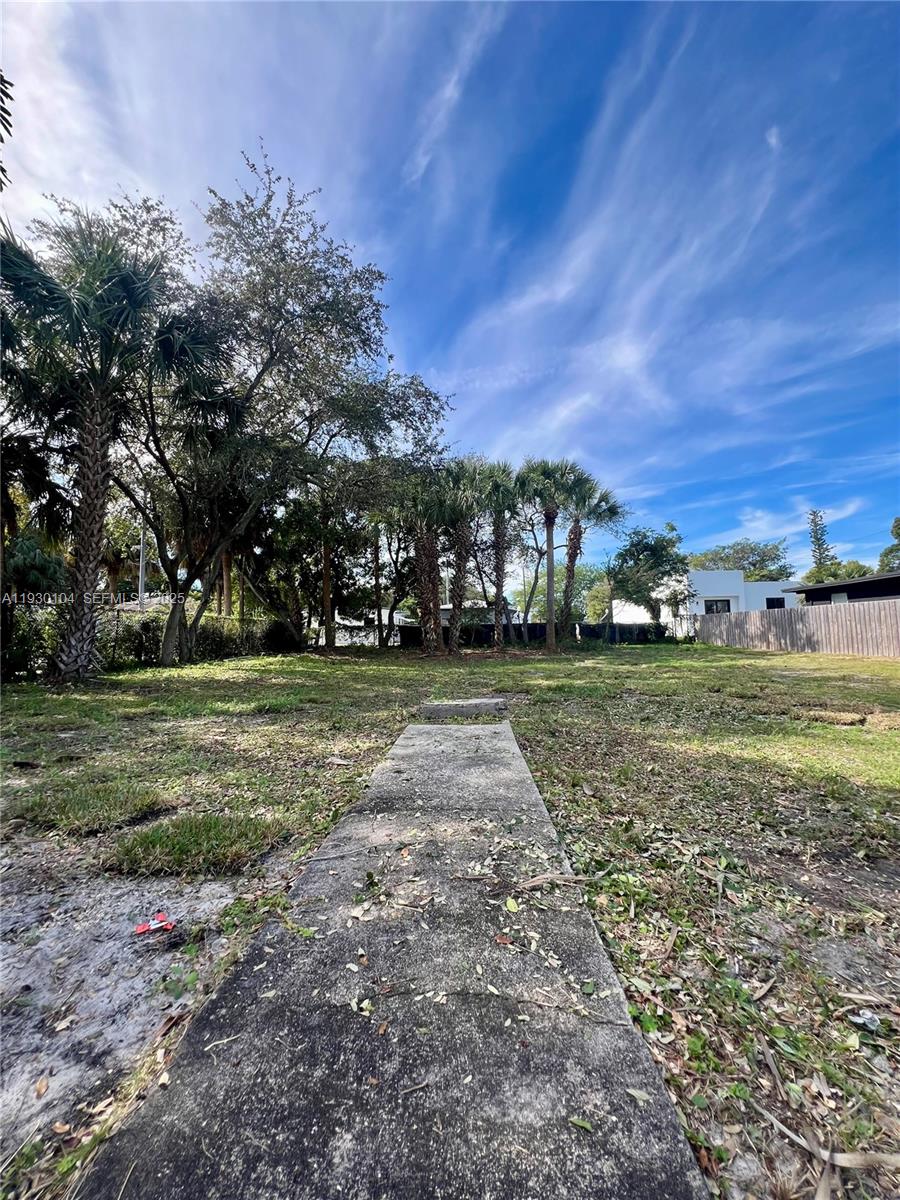 See details / sq. ft. $ 2025-12-12 0 Photo