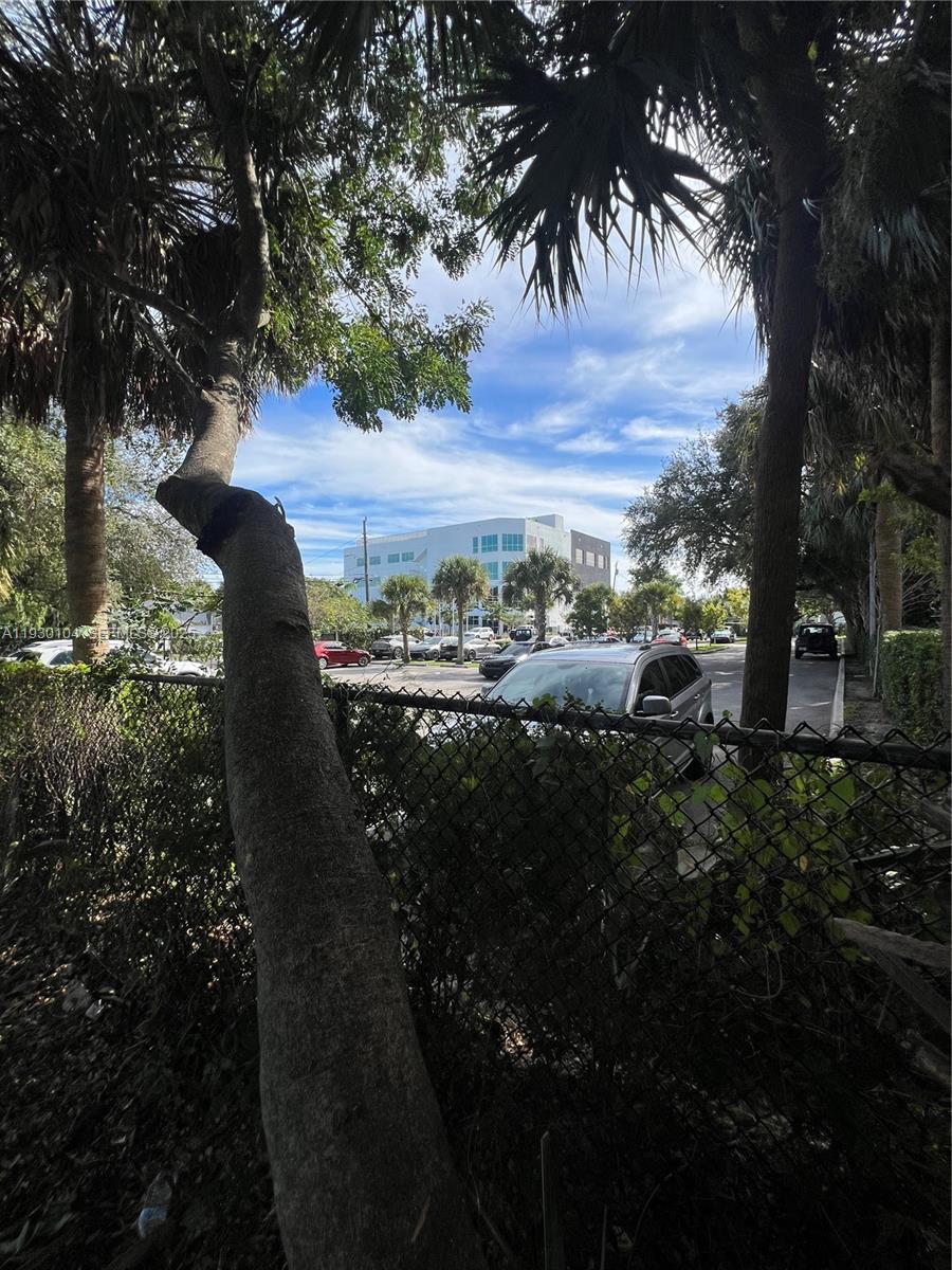 See details / sq. ft. $ 2025-12-12 0 Photo