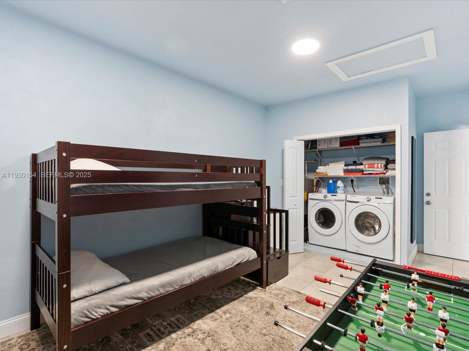 See details / 2504 sq. ft. $ 2025-12-13 0 Photo