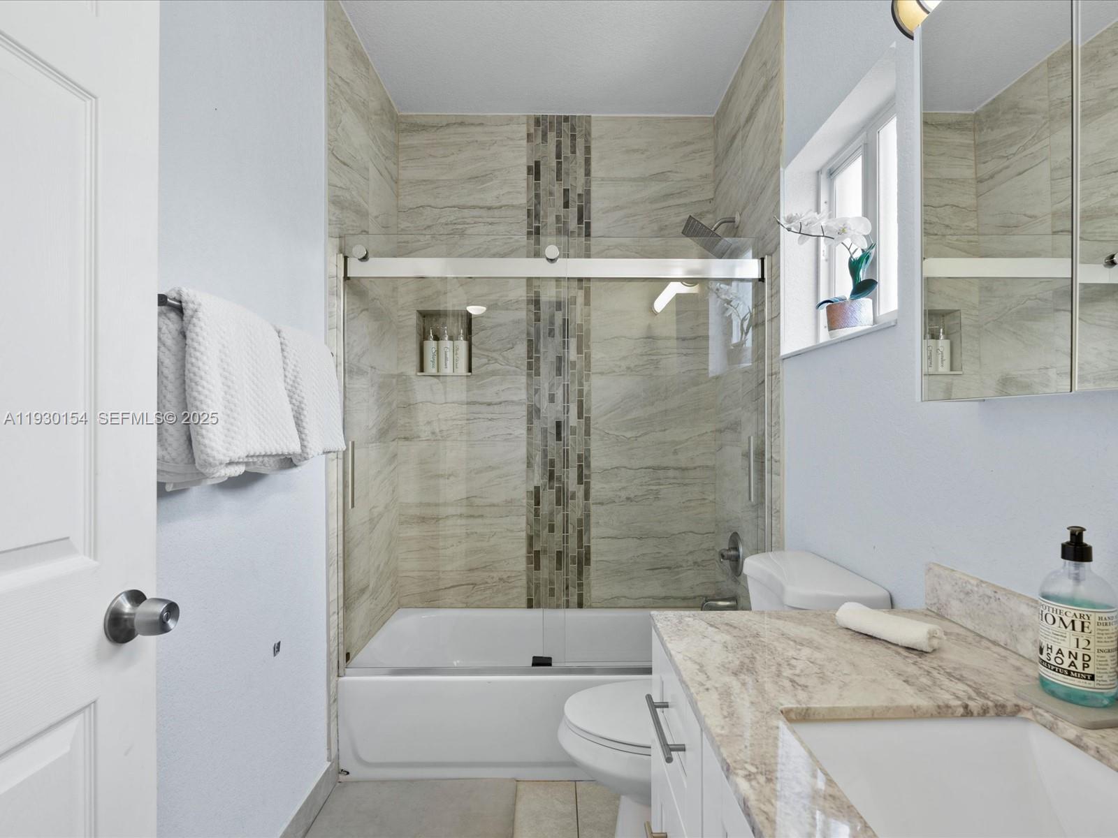 See details / 2504 sq. ft. $ 2025-12-13 0 Photo