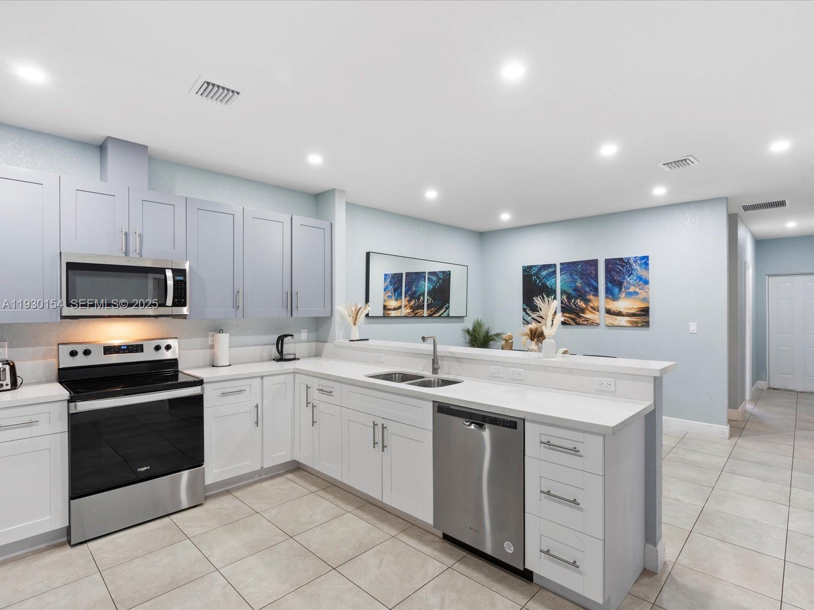 See details / 2504 sq. ft. $ 2025-12-13 0 Photo