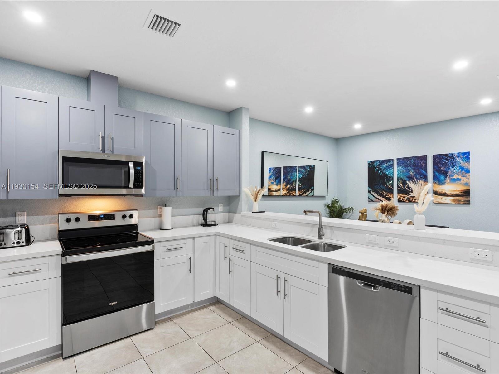 See details / 2504 sq. ft. $ 2025-12-13 0 Photo