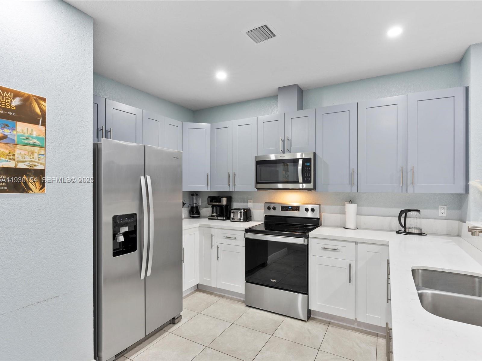 See details / 2504 sq. ft. $ 2025-12-13 0 Photo