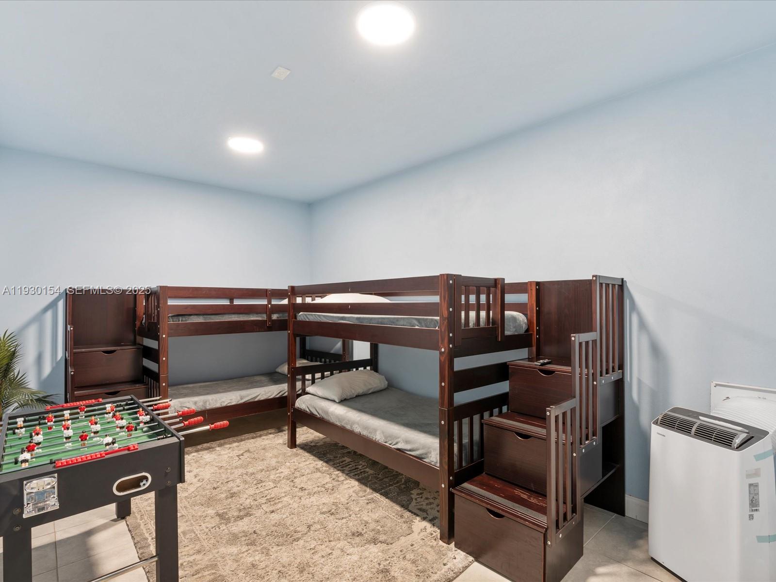 See details / 2504 sq. ft. $ 2025-12-13 0 Photo