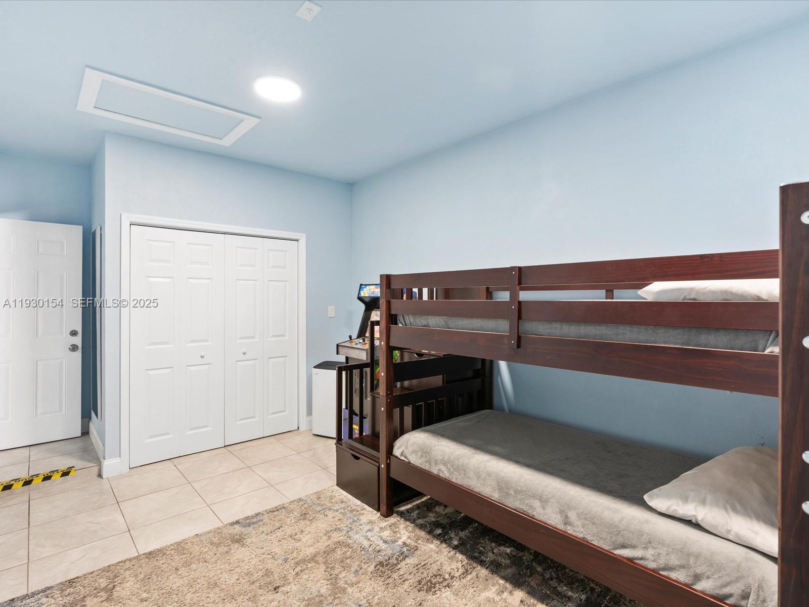 See details / 2504 sq. ft. $ 2025-12-13 0 Photo