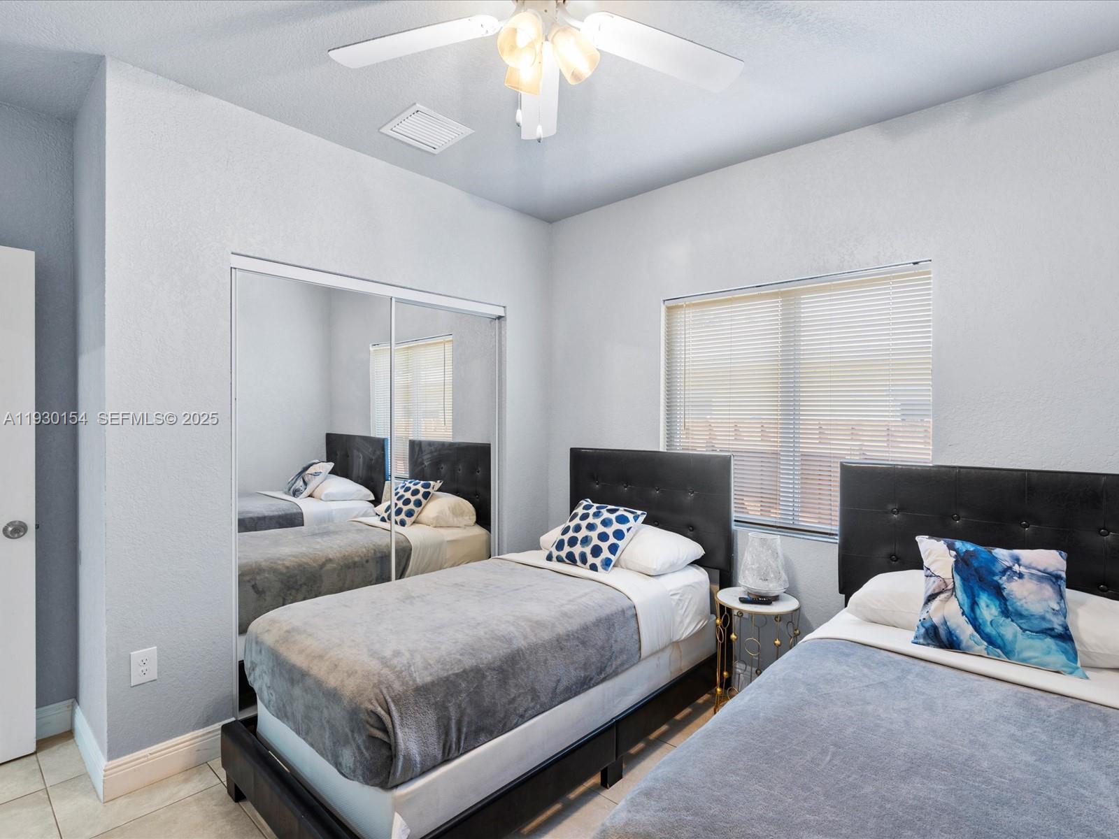 See details / 2504 sq. ft. $ 2025-12-13 0 Photo