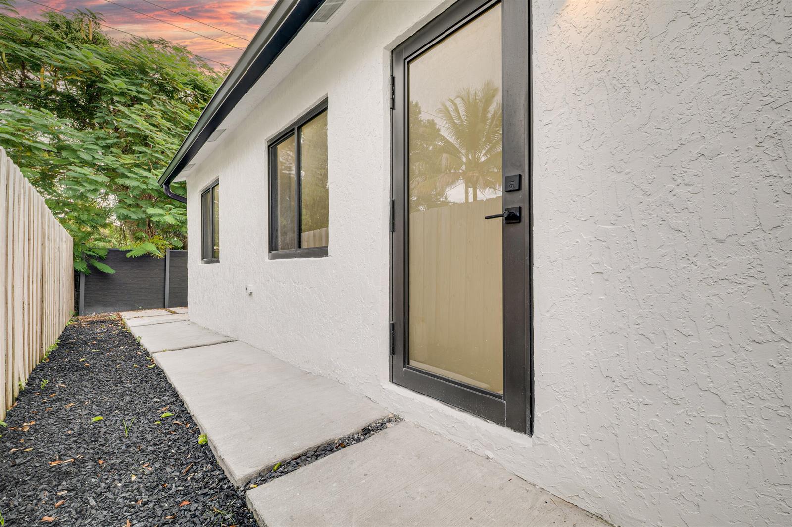Ver detalles 1-2 / 3 1350 sq. ft. $ 2026-06-02 0 foto