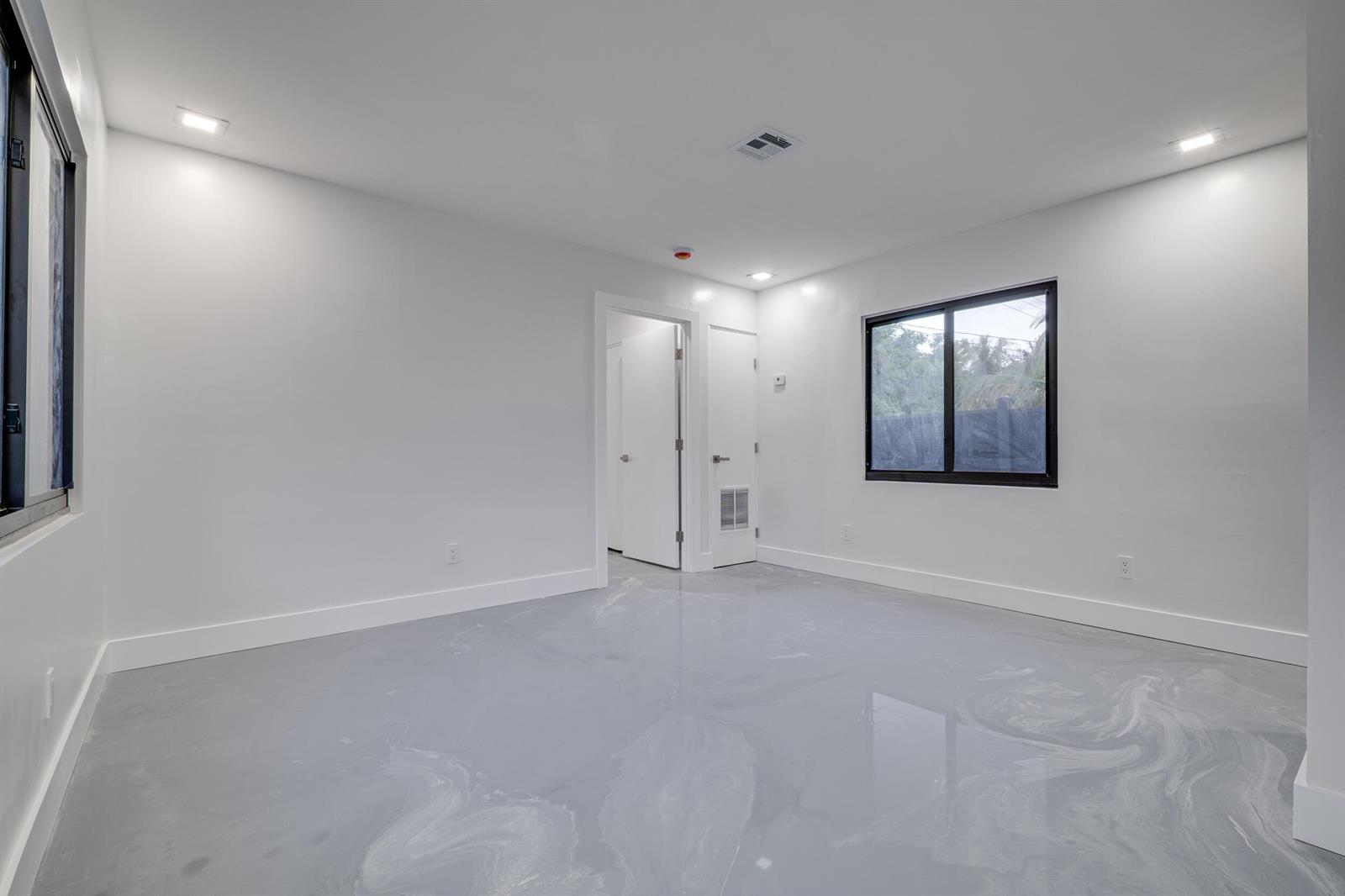 Ver detalles 1-2 / 3 1350 sq. ft. $ 2026-06-02 0 foto
