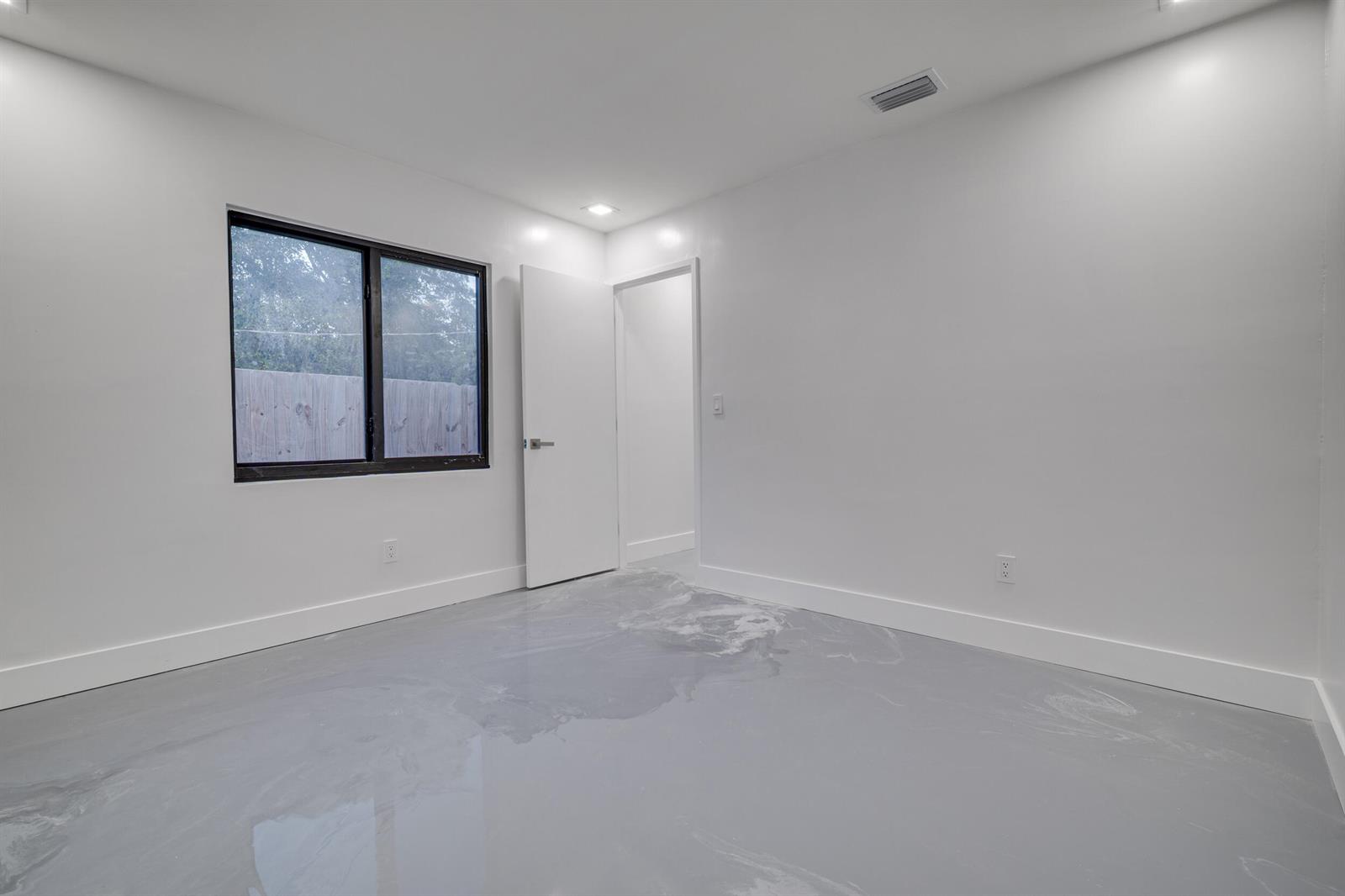 Ver detalles 1-2 / 3 1350 sq. ft. $ 2026-06-02 0 foto