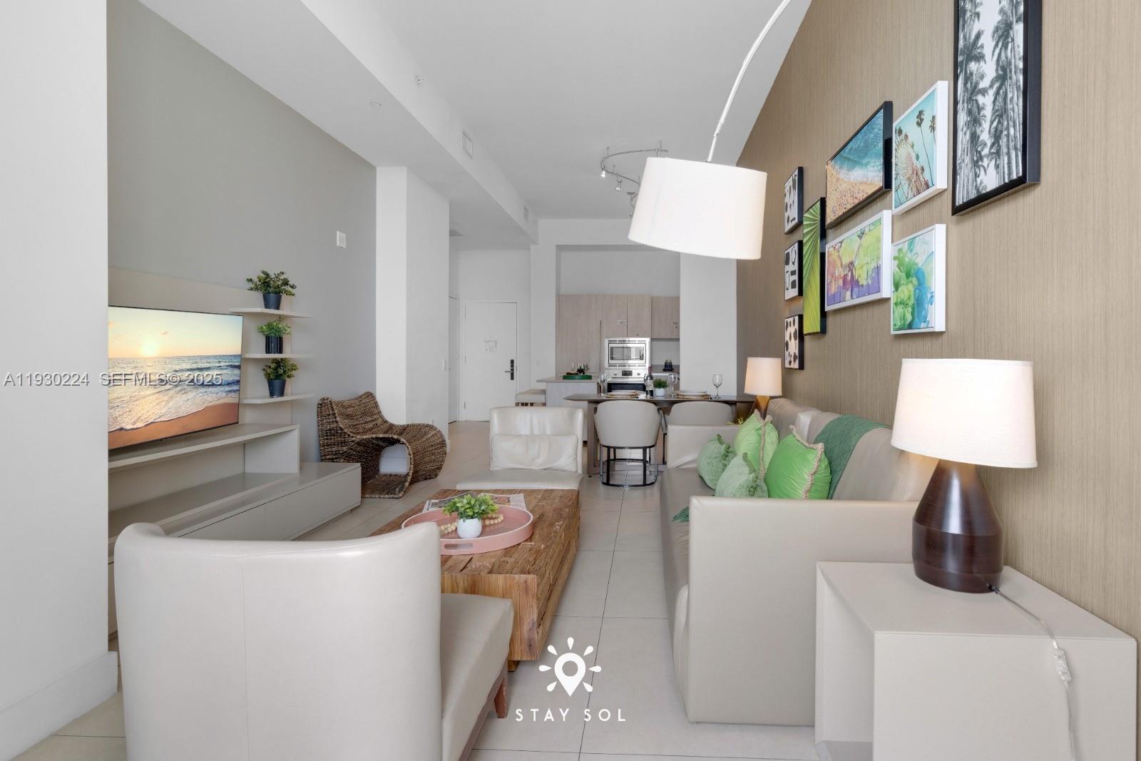 303 1 / 1 759 sq. ft. $ 2025-12-13 0 foto