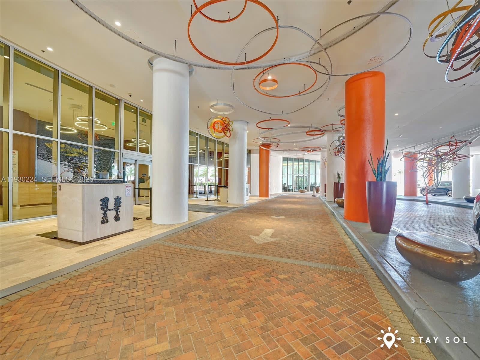 303 1 / 1 759 sq. ft. $ 2025-12-13 0 foto