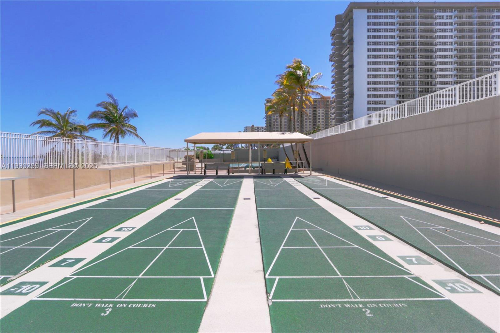 Ver detalles 18B 1 / 2 870 sq. ft. $ 2025-12-13 0 foto