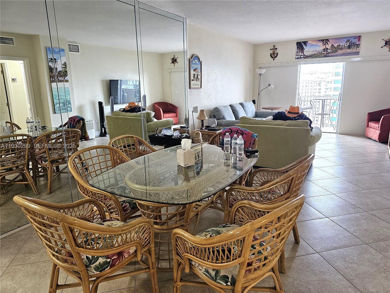 Ver detalles 18B 1 / 2 870 sq. ft. $ 2025-12-13 0 foto