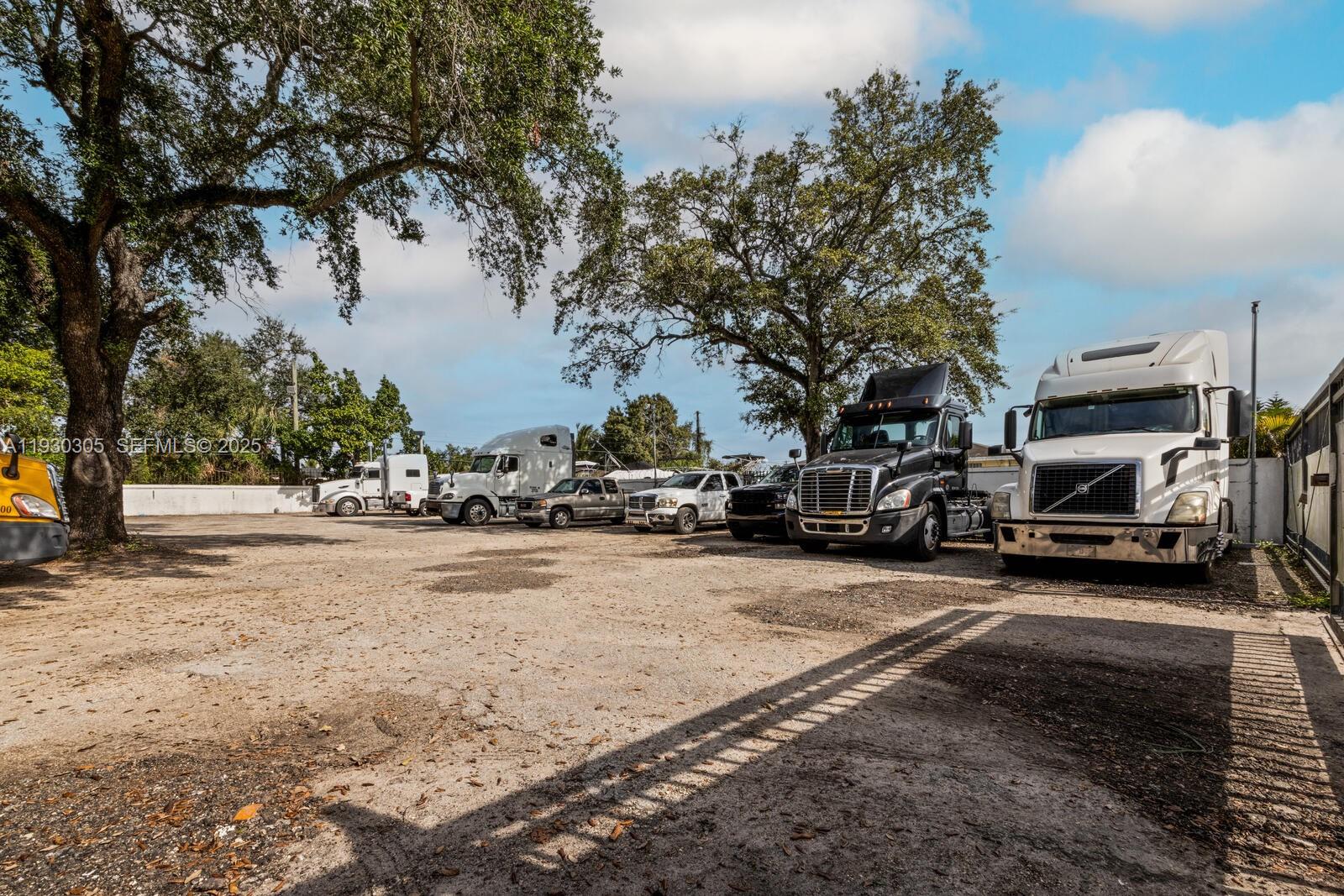 See details / sq. ft. $ 2025-12-13 0 Photo