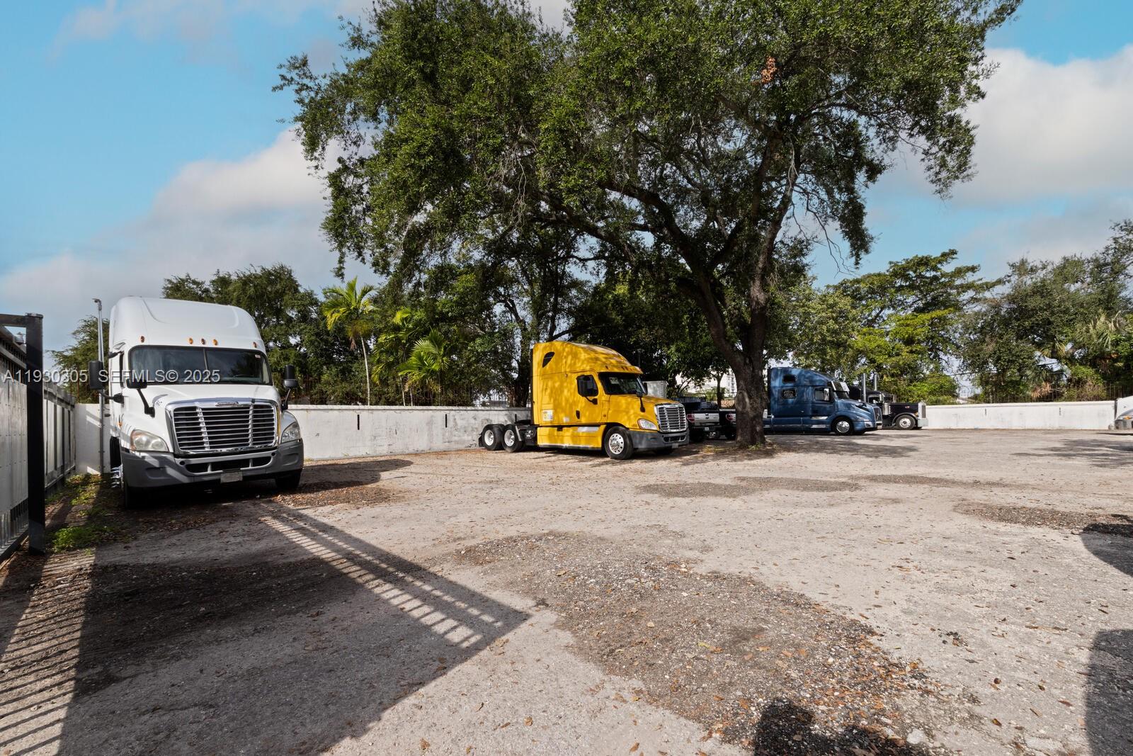 See details / sq. ft. $ 2025-12-13 0 Photo