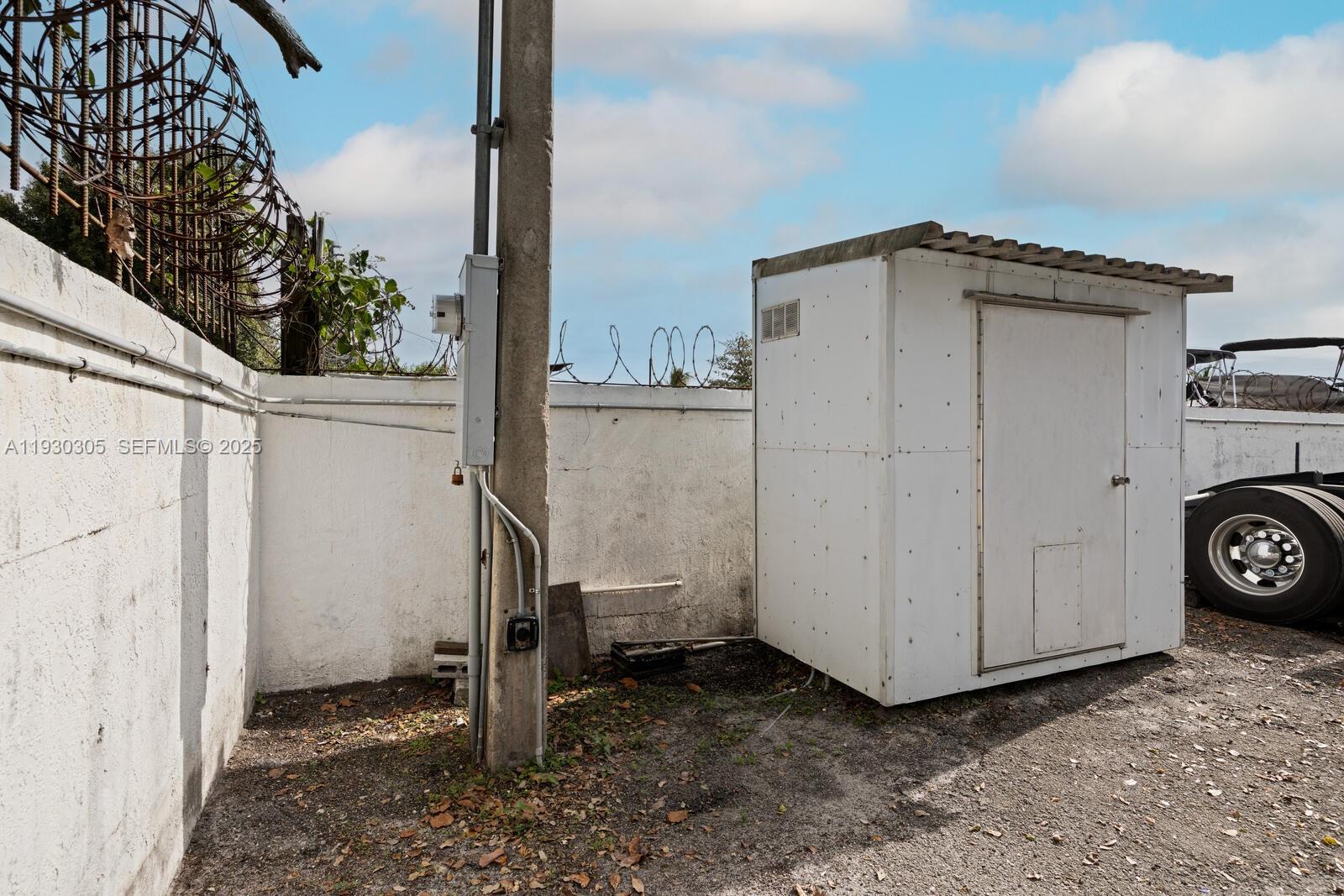 See details / sq. ft. $ 2025-12-13 0 Photo