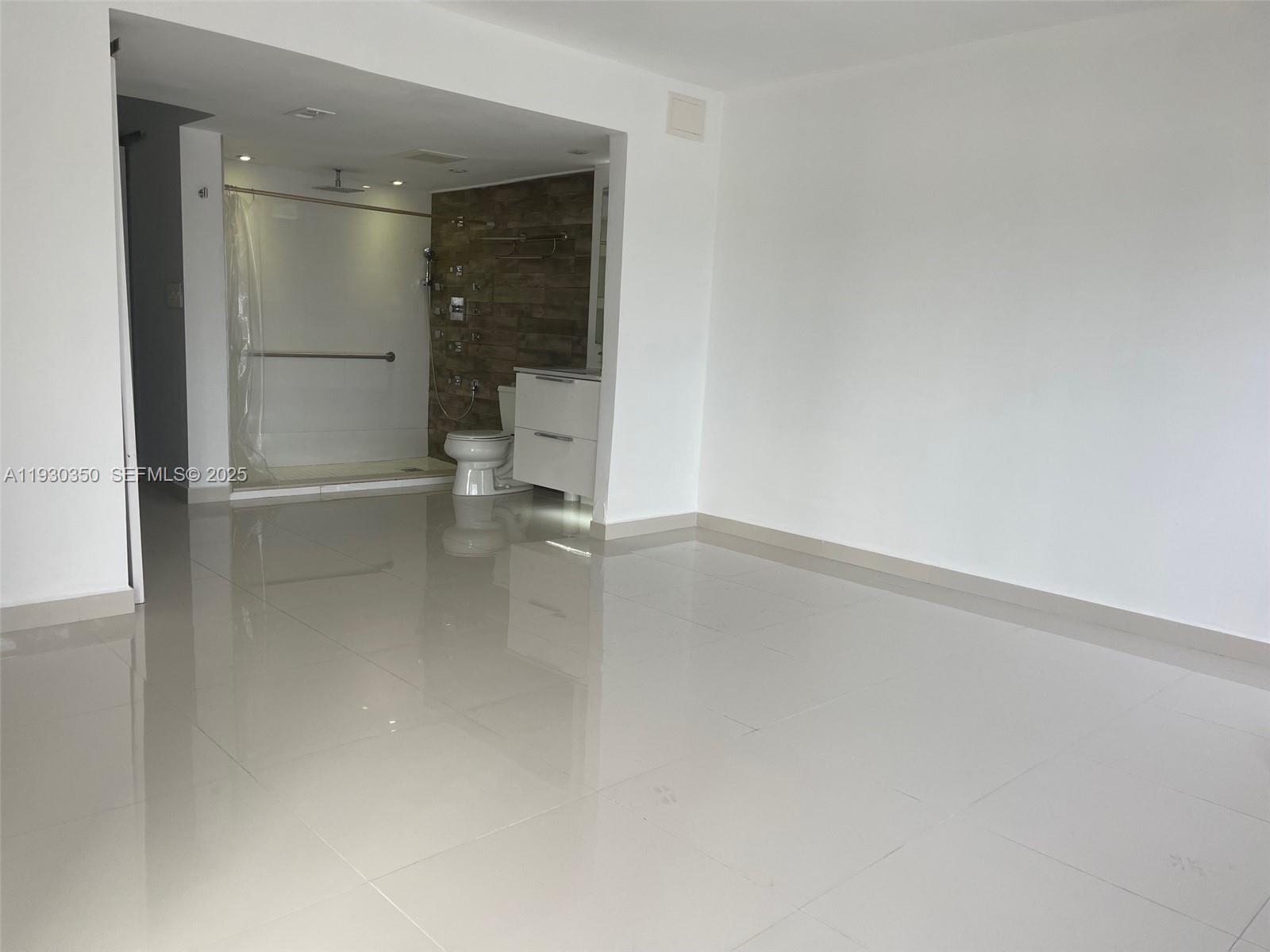 213-3 2 / 2 1315 кв.футов $ 2025-12-14 0 Фото