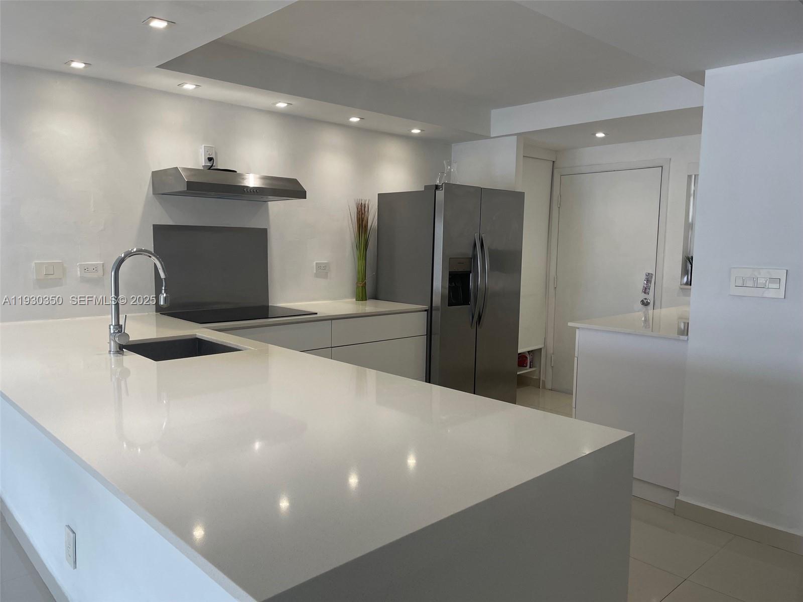 213-3 2 / 2 1315 кв.футов $ 2025-12-14 0 Фото