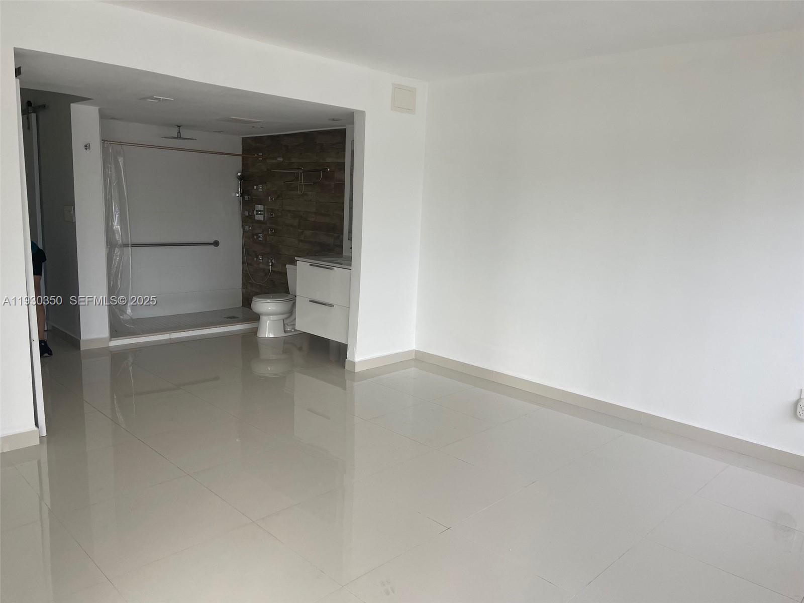 213-3 2 / 2 1315 кв.футов $ 2025-12-14 0 Фото