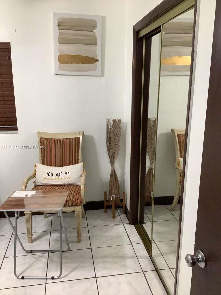Ver detalles 6706 / sq. ft. $ 2025-12-14 0 foto