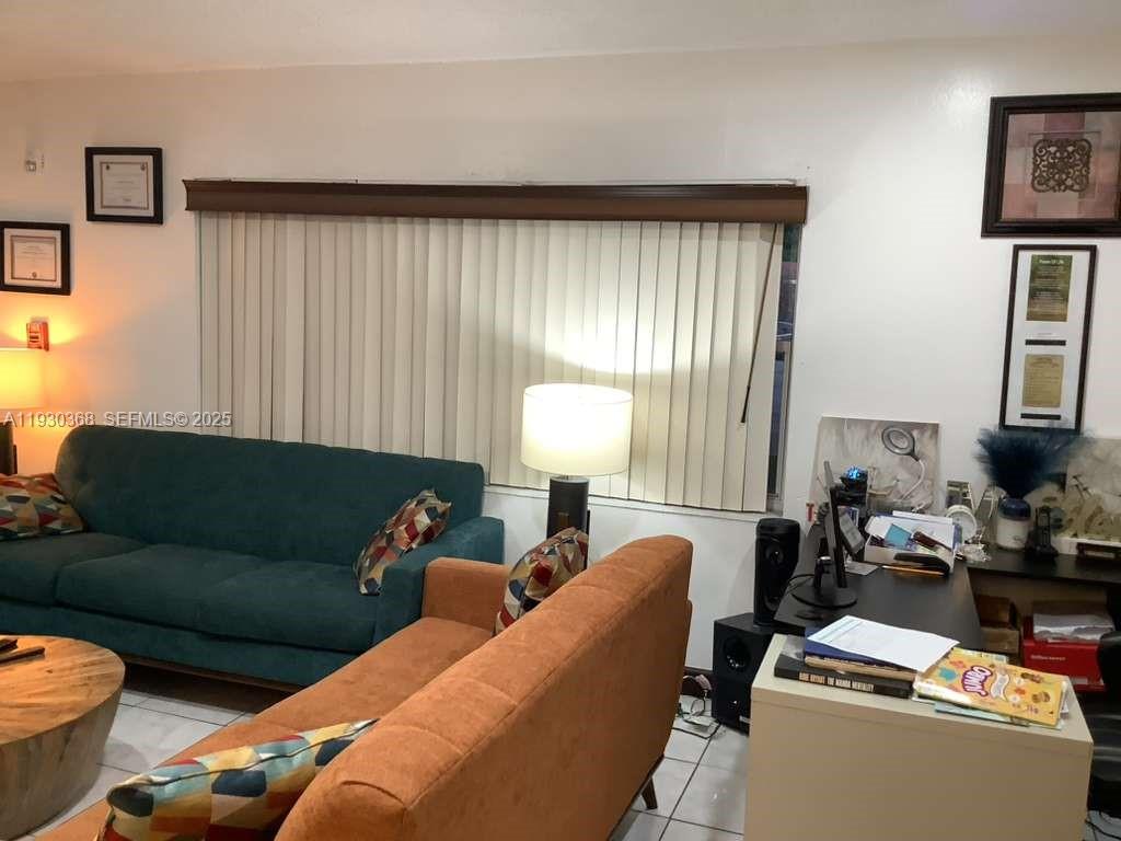 Ver detalles 6706 / sq. ft. $ 2025-12-14 0 foto