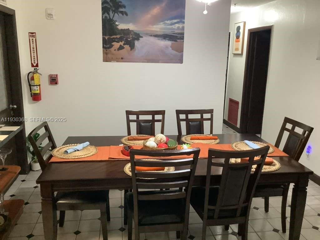 Ver detalles 6706 / sq. ft. $ 2025-12-14 0 foto