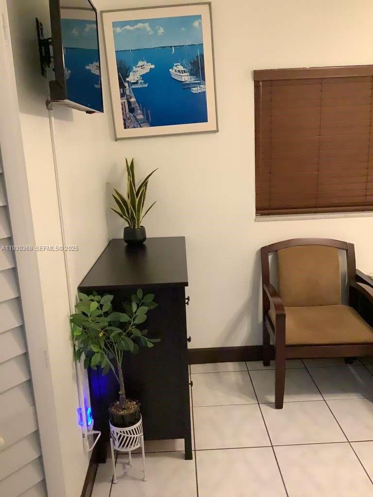 Ver detalles 6706 / sq. ft. $ 2025-12-14 0 foto