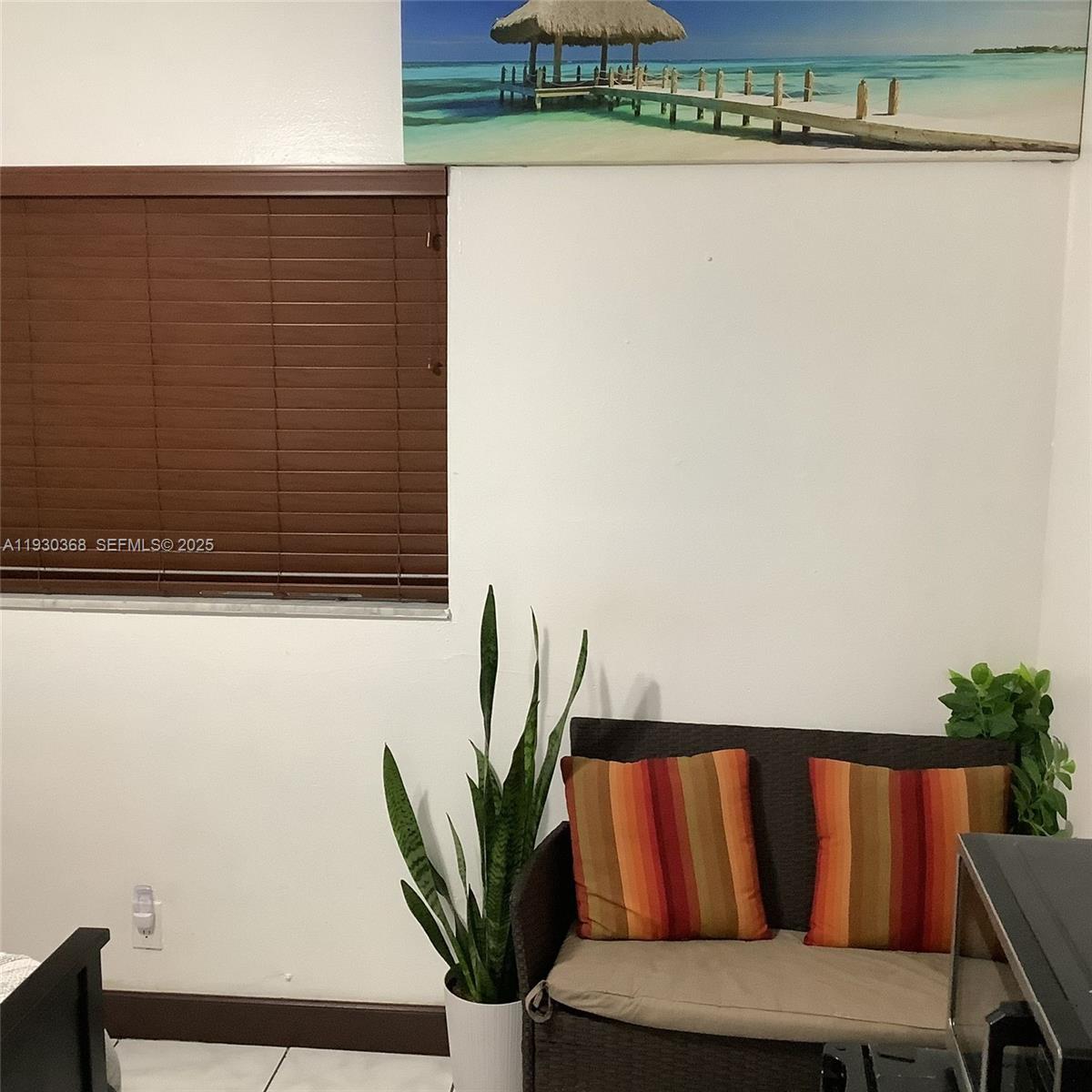 Ver detalles 6706 / sq. ft. $ 2025-12-14 0 foto