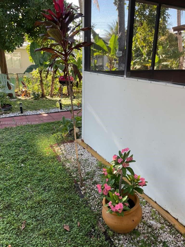 Ver detalles 6706 / sq. ft. $ 2025-12-14 0 foto