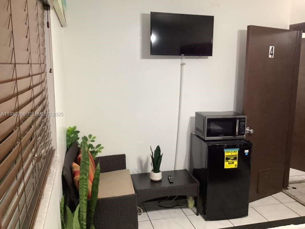 Ver detalles 6706 / sq. ft. $ 2025-12-14 0 foto