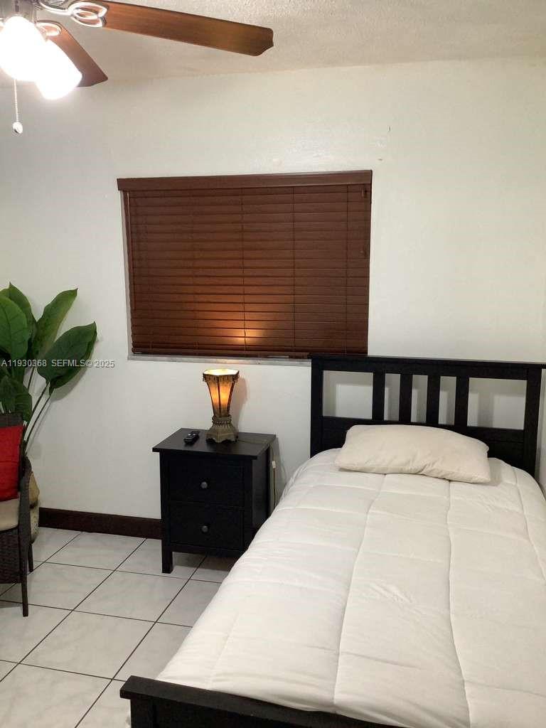 Ver detalles 6706 / sq. ft. $ 2025-12-14 0 foto