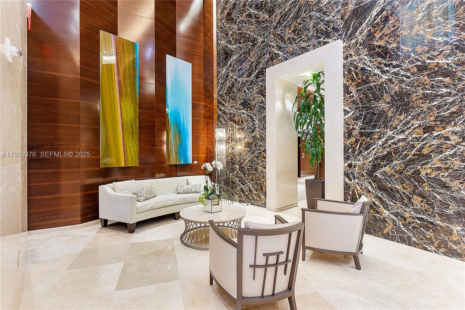 Подробнее 3707 2 / 3 2084 кв.футов $ 2025-12-14 0 Фото