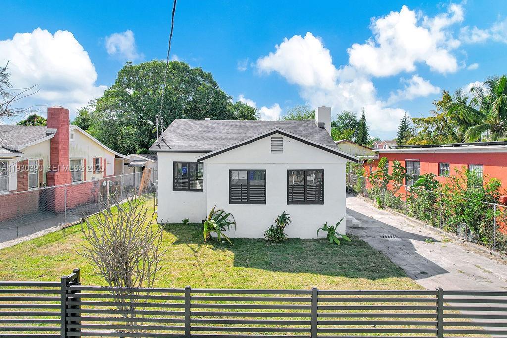 See details / 1566 sq. ft. $ 2025-12-14 0 Photo