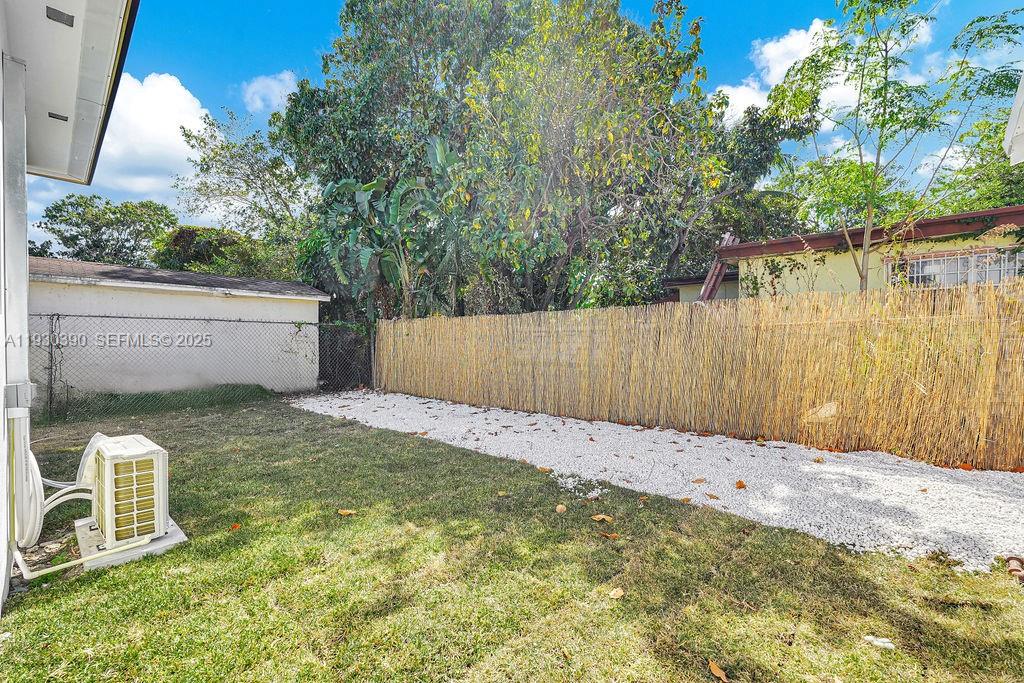 See details / 1566 sq. ft. $ 2025-12-14 0 Photo