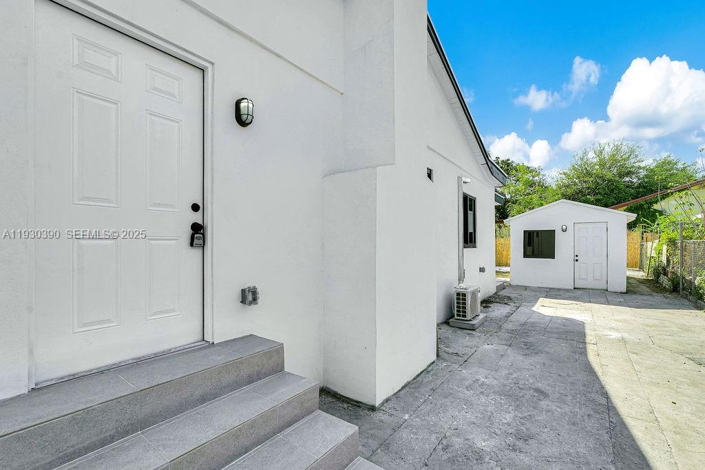 See details / 1566 sq. ft. $ 2025-12-14 0 Photo