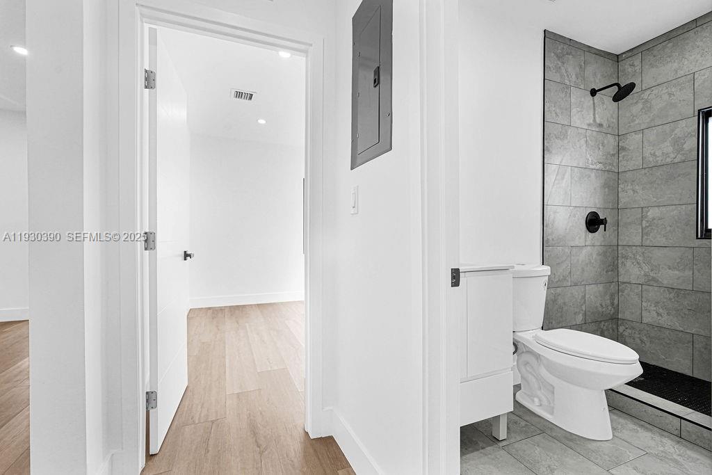 See details / 1566 sq. ft. $ 2025-12-14 0 Photo