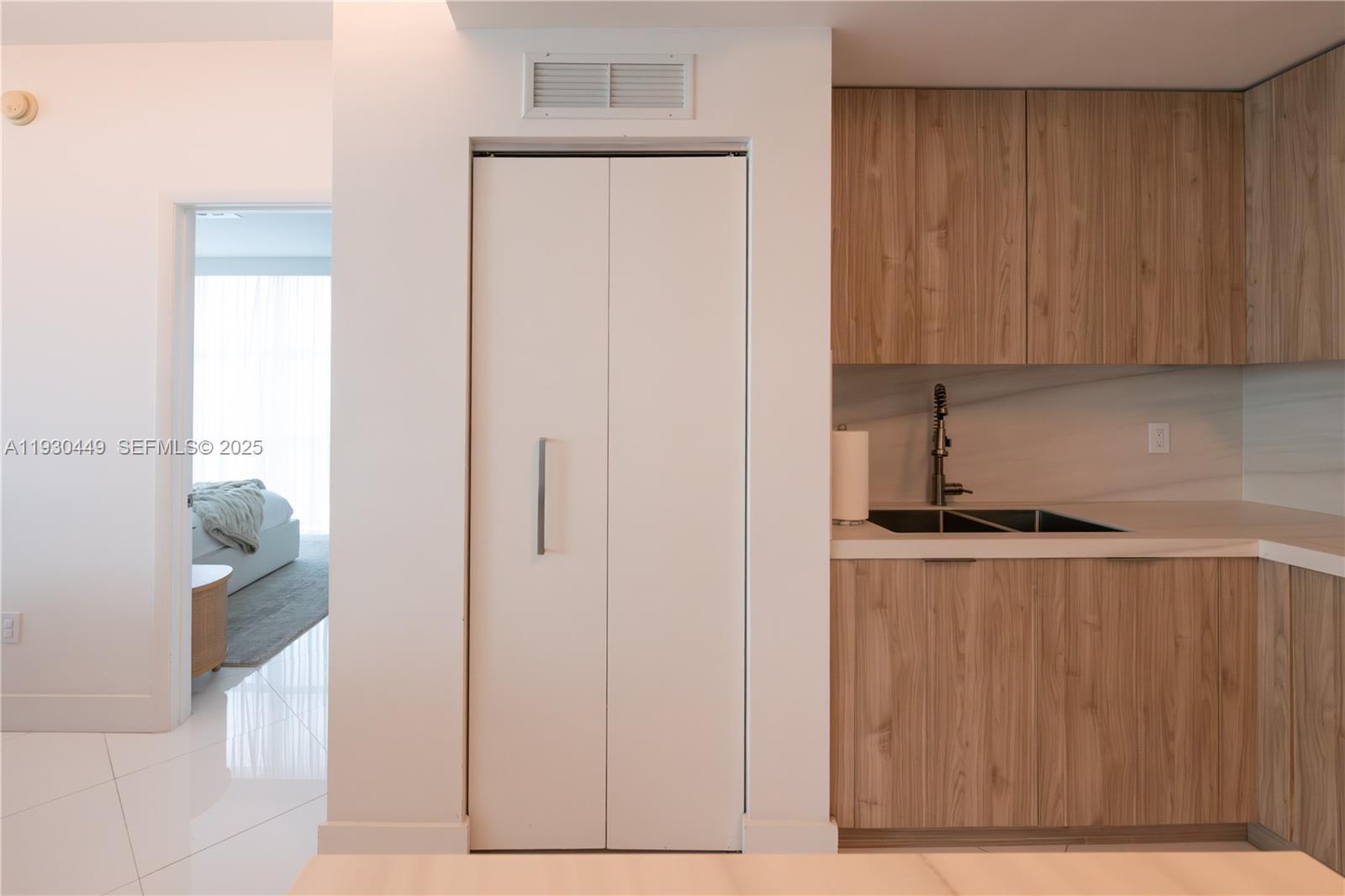 Photo of 3131 188th St  #2-605, Aventura, Florida, 33180 - 