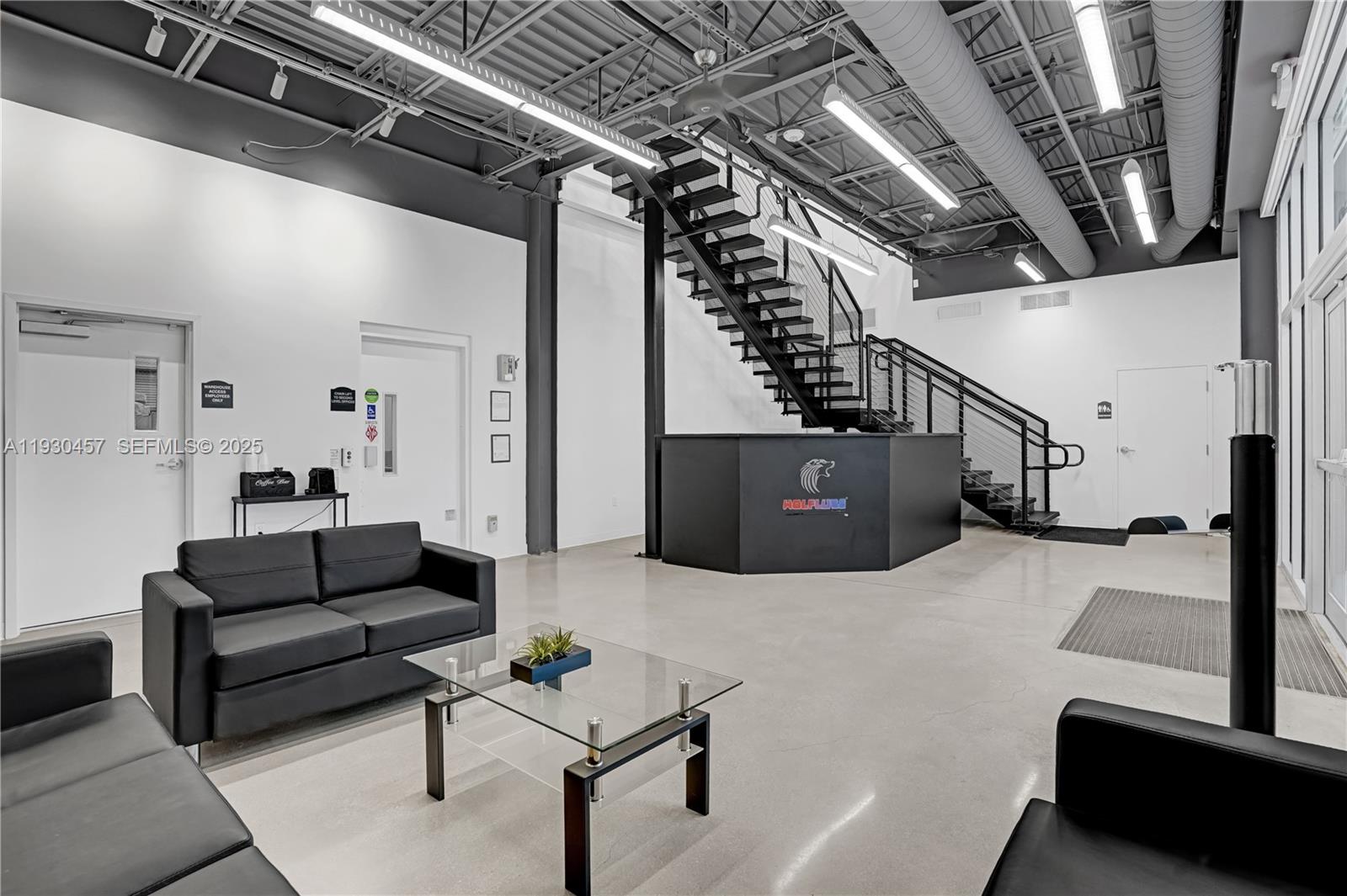   /   sq. ft. $ 2025-12-14 0 foto