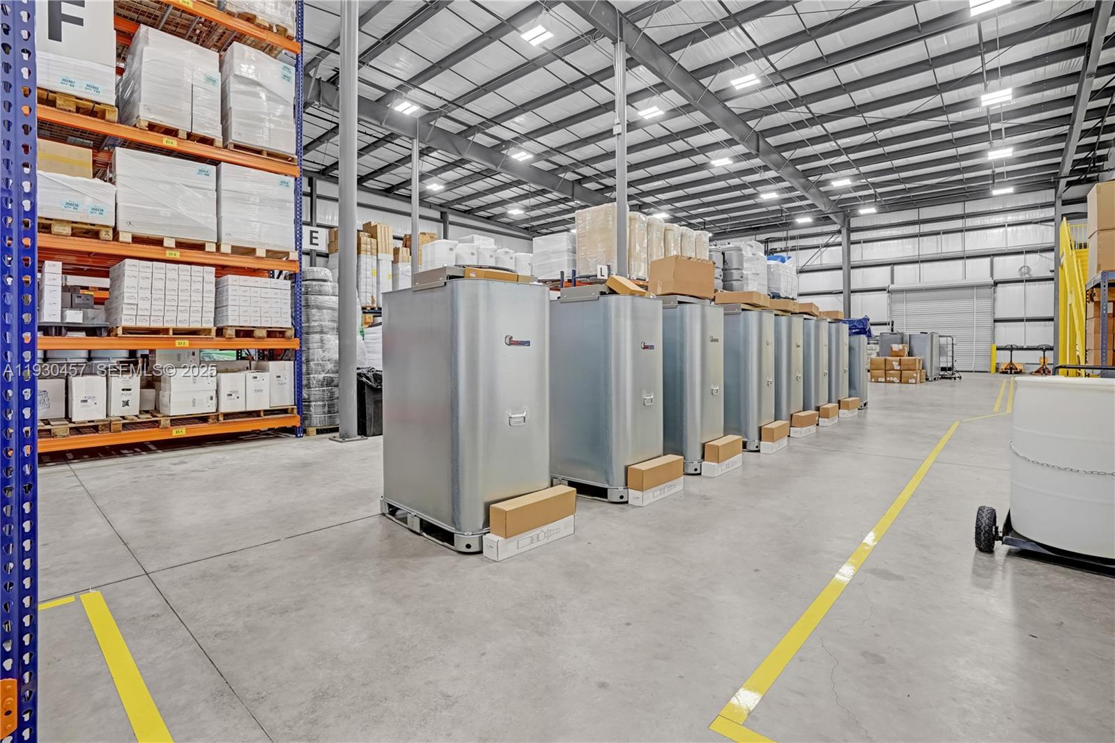   /   sq. ft. $ 2025-12-14 0 foto