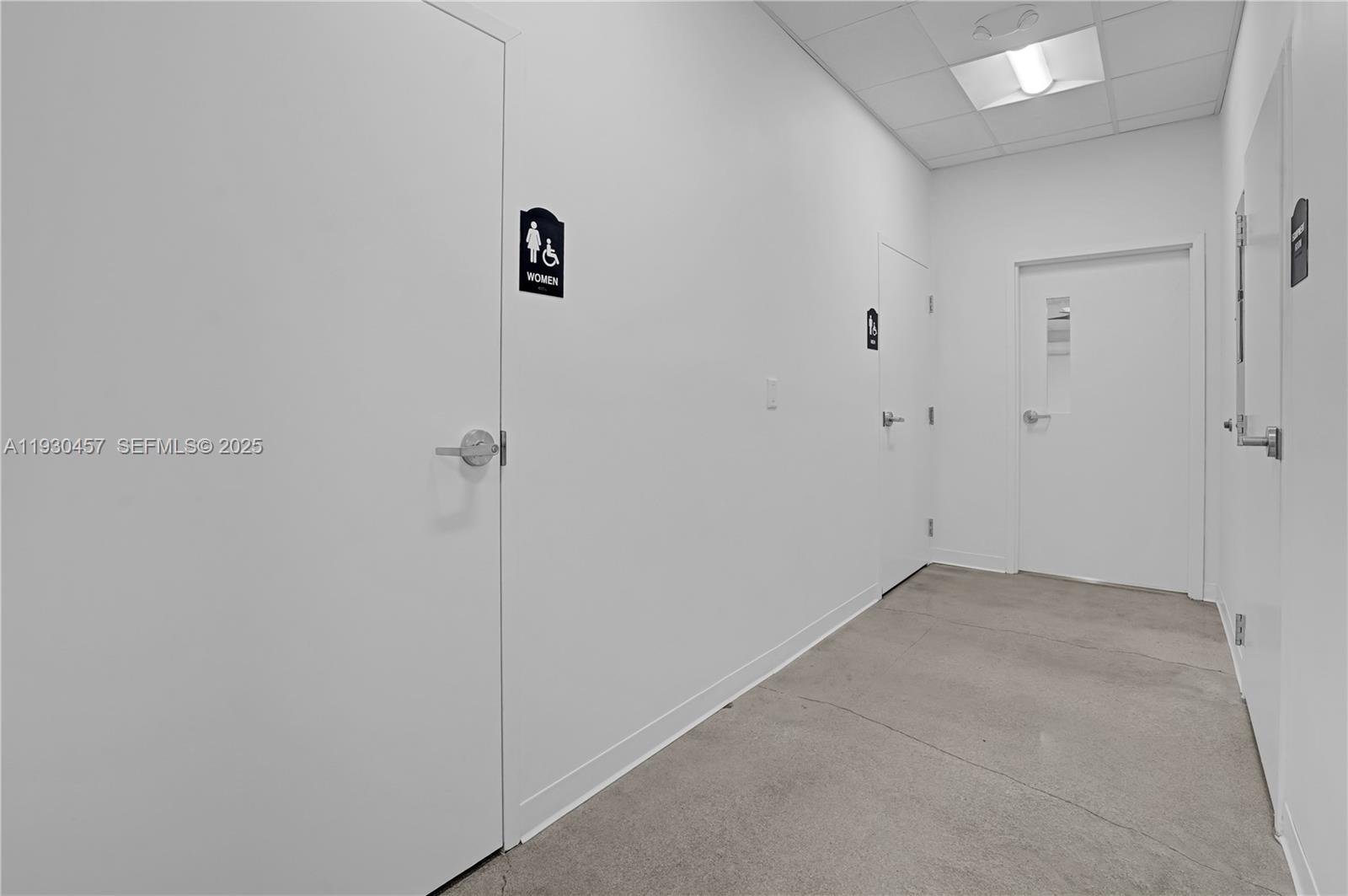   /   sq. ft. $ 2025-12-14 0 foto