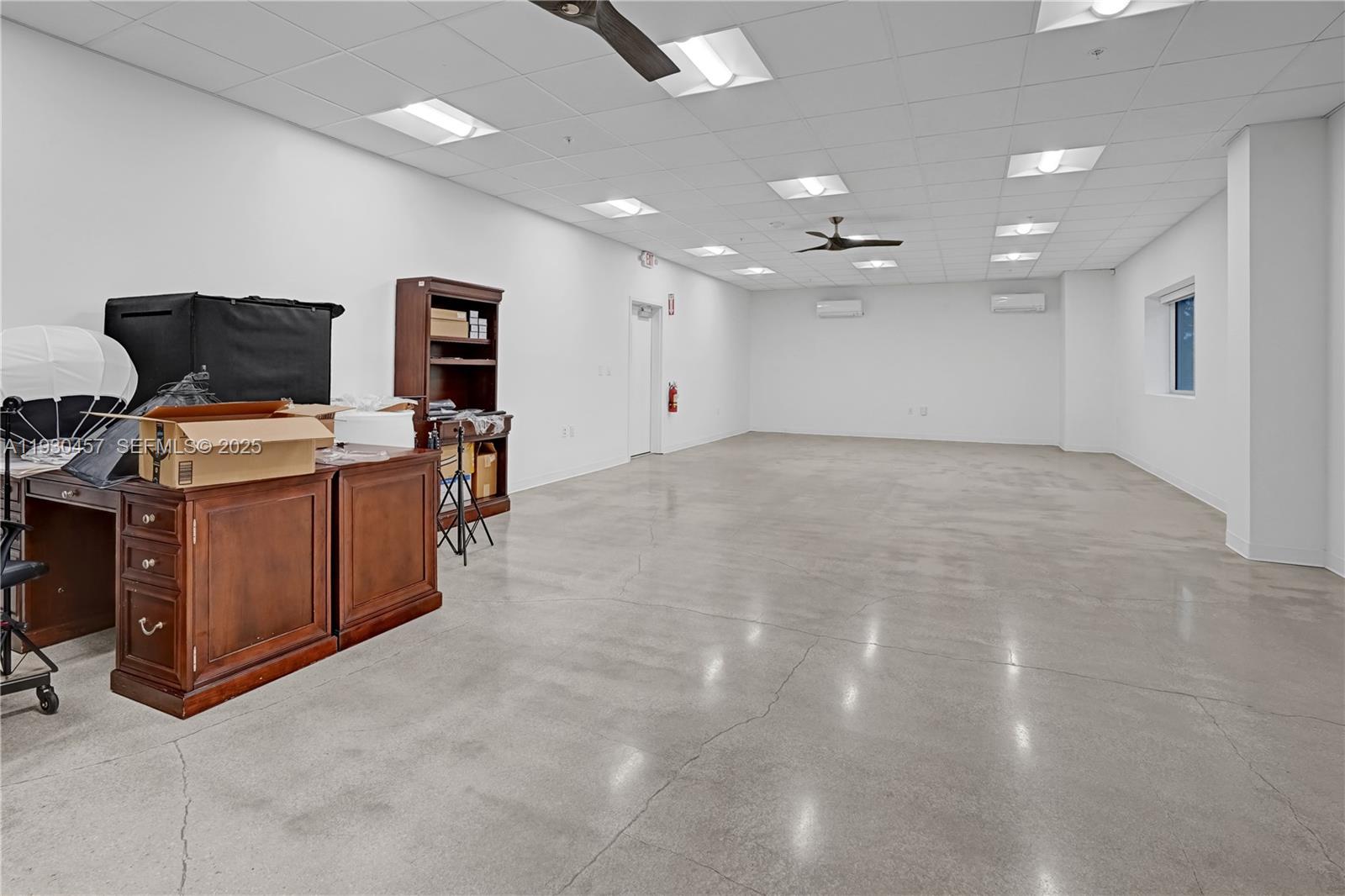   /   sq. ft. $ 2025-12-14 0 foto