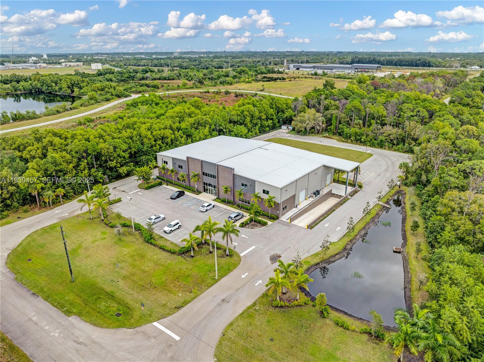   /   sq. ft. $ 2025-12-14 0 foto