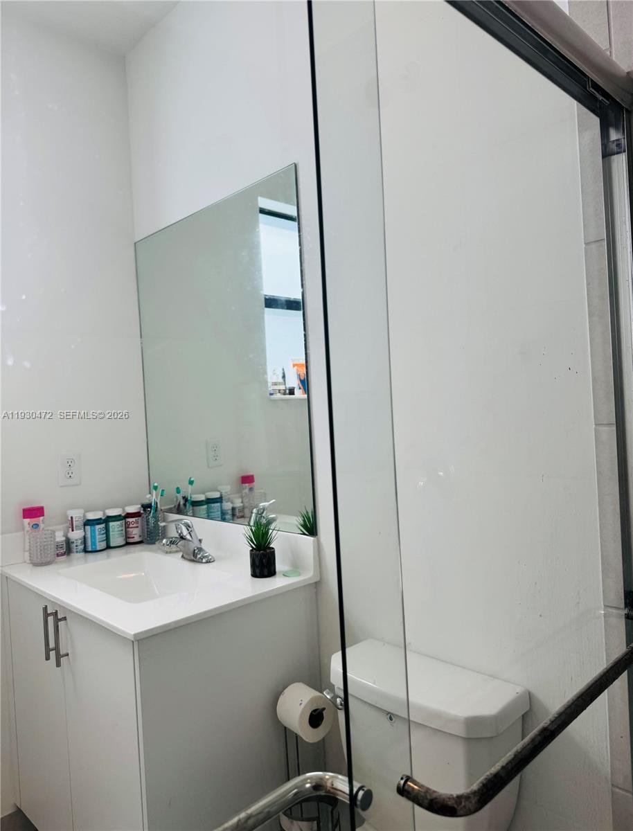 Ver detalles 12970 3 / 3 1545 sq. ft. $ 2026-05-26 0 foto