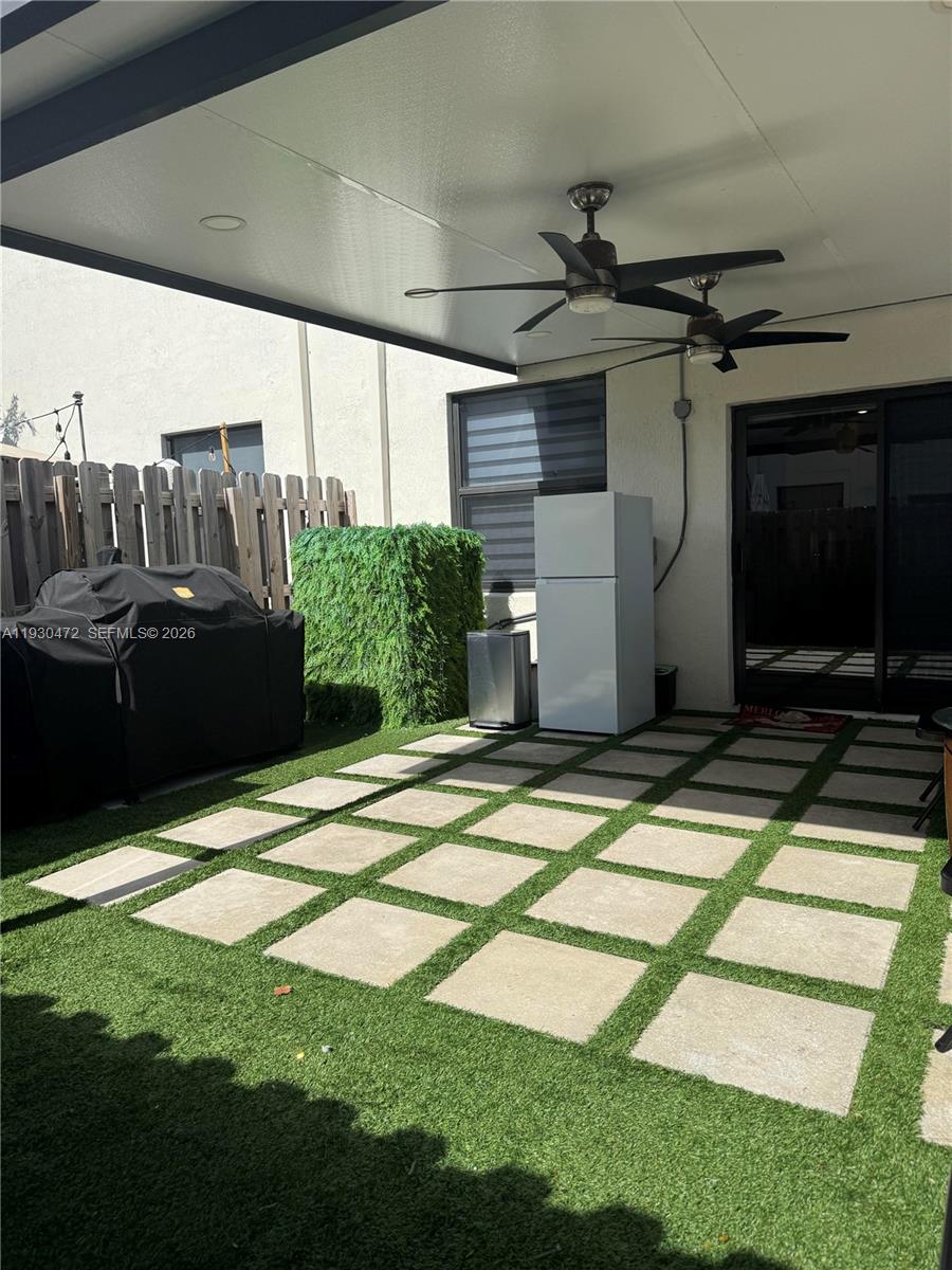 Ver detalles 12970 3 / 3 1545 sq. ft. $ 2026-05-26 0 foto