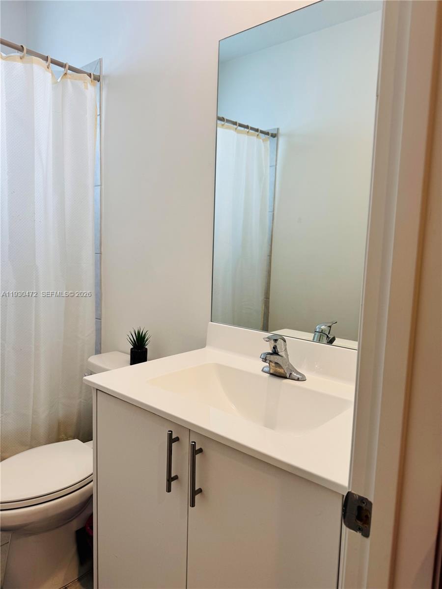 Ver detalles 12970 3 / 3 1545 sq. ft. $ 2026-05-26 0 foto