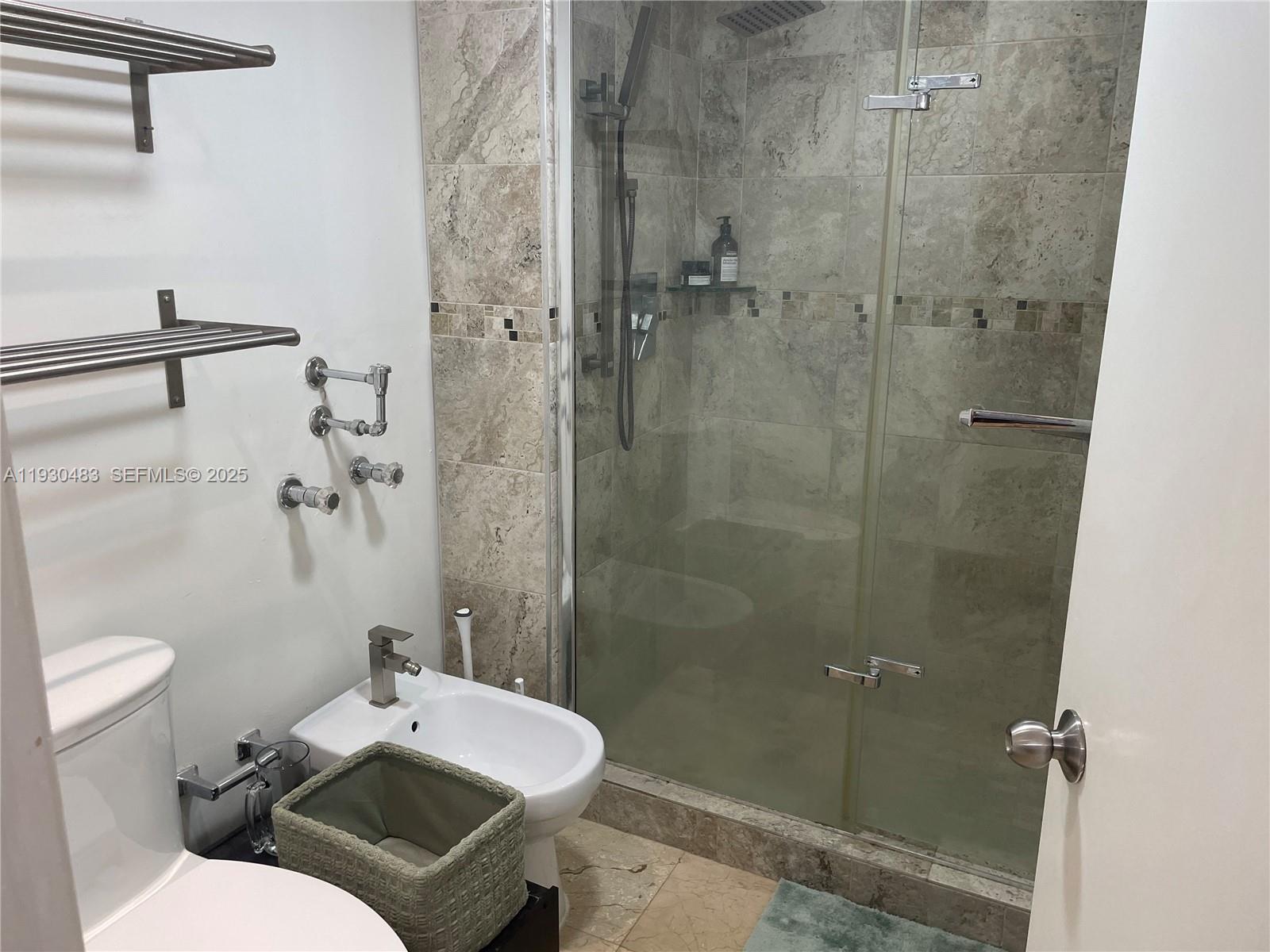 Ver detalles 419 3 / 3 2262 sq. ft. $ 2025-12-14 0 foto