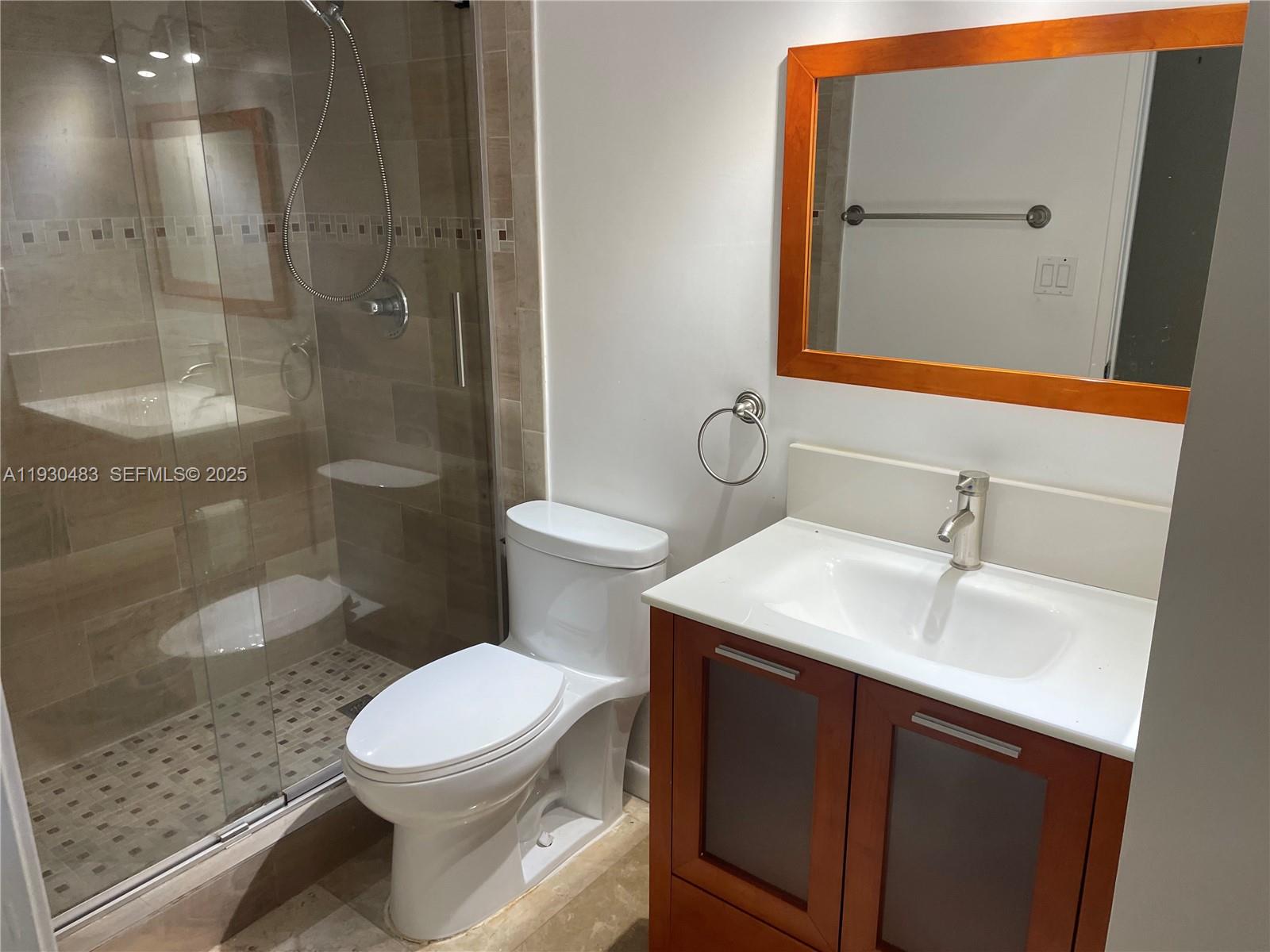 Ver detalles 419 3 / 3 2262 sq. ft. $ 2025-12-14 0 foto