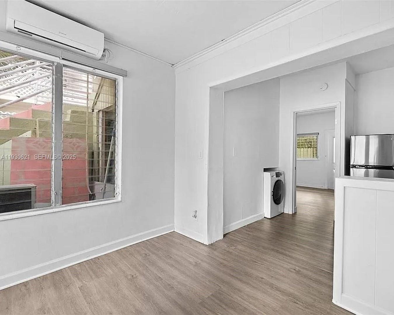   /   кв.футов $ 2025-12-15 0 Фото