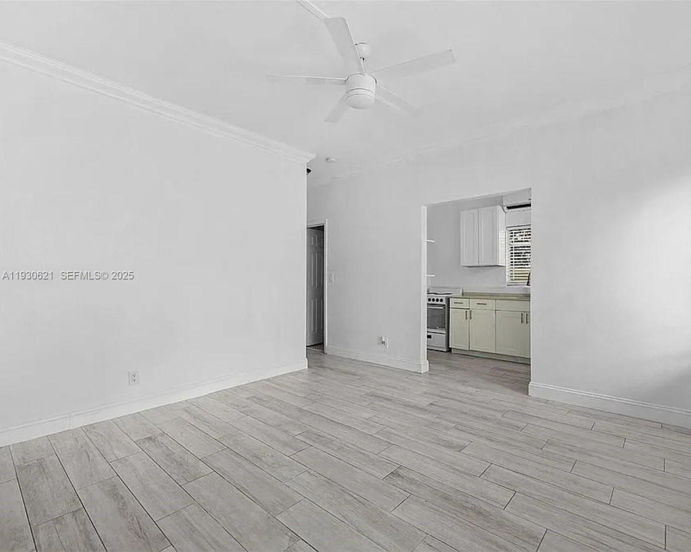   /   кв.футов $ 2025-12-15 0 Фото