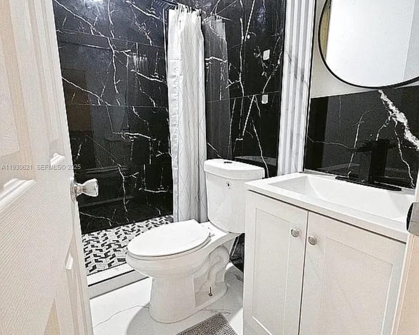   /   кв.футов $ 2025-12-15 0 Фото